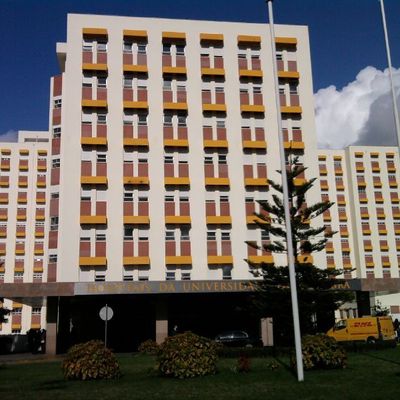 Mardi 15 Novembre : Pharmacie de l'hôpital universitaire de Coimbra