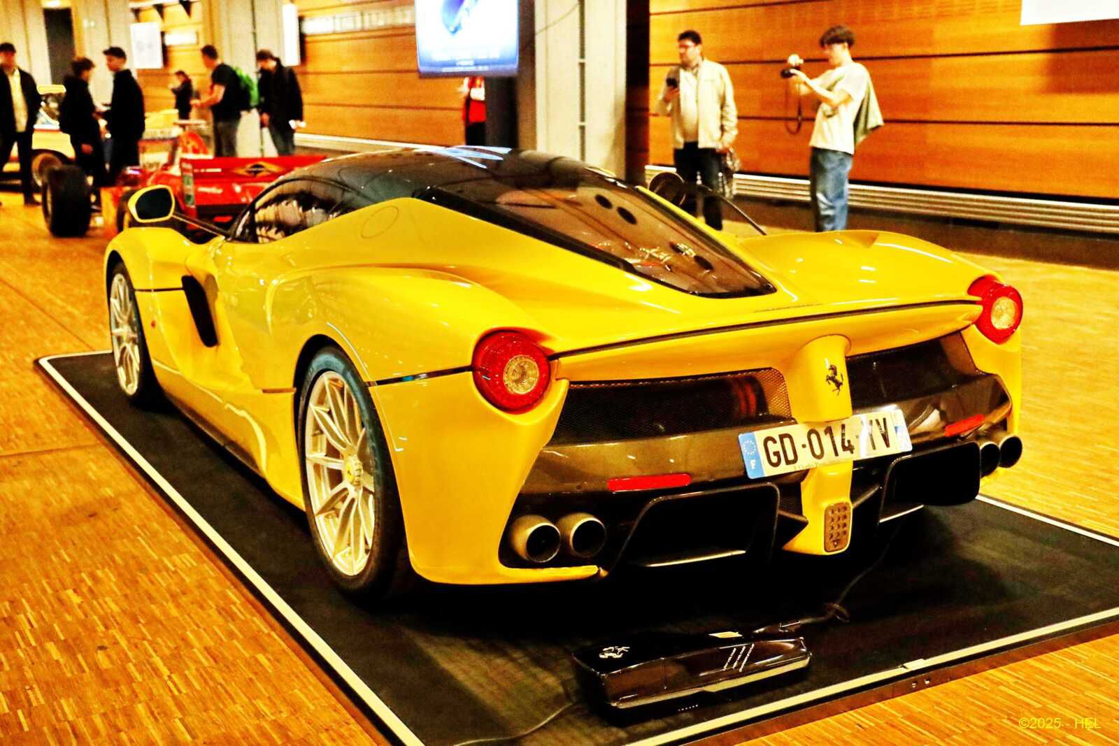 Ferrari LaFerrari #208219_04 - 2015 [I] HL_GF