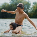 YOUNG HEARTS en Vidéo - Une histoire pudique et tendre, comme l'adolescence..