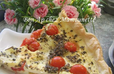 Tarte aux tomates cerises du jardin et au fromage de bufflonne