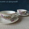 Paire de tasses et sous-tasses à thé en porcelaine ancienne de Limoges F.M.