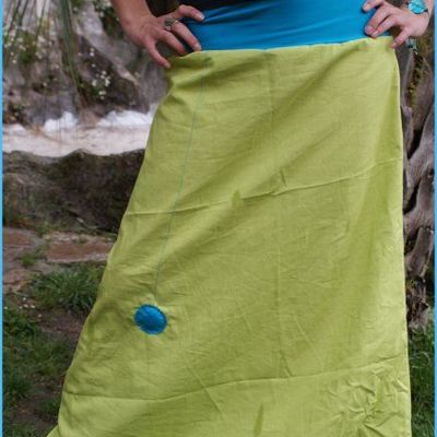 La jupe longue cotton à fort tissage vert, biais,