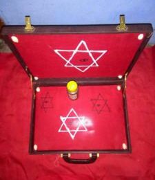 VALISE QUI REND INVISIBLE SON CONTENU DU MAITRE MARABOUT KPINSSOUVI TEL +229 01 41 97 15 51