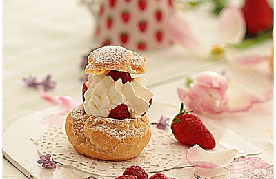 Petits choux chantilly aux agrumes, fraises framboises....