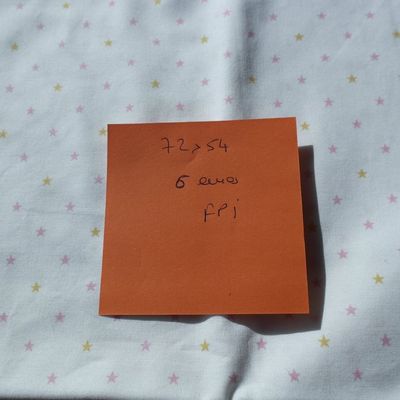 Tissu de créateur à étoiles rose et jaune (VENDU)