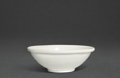 A small white-glazed bowl, 10th century