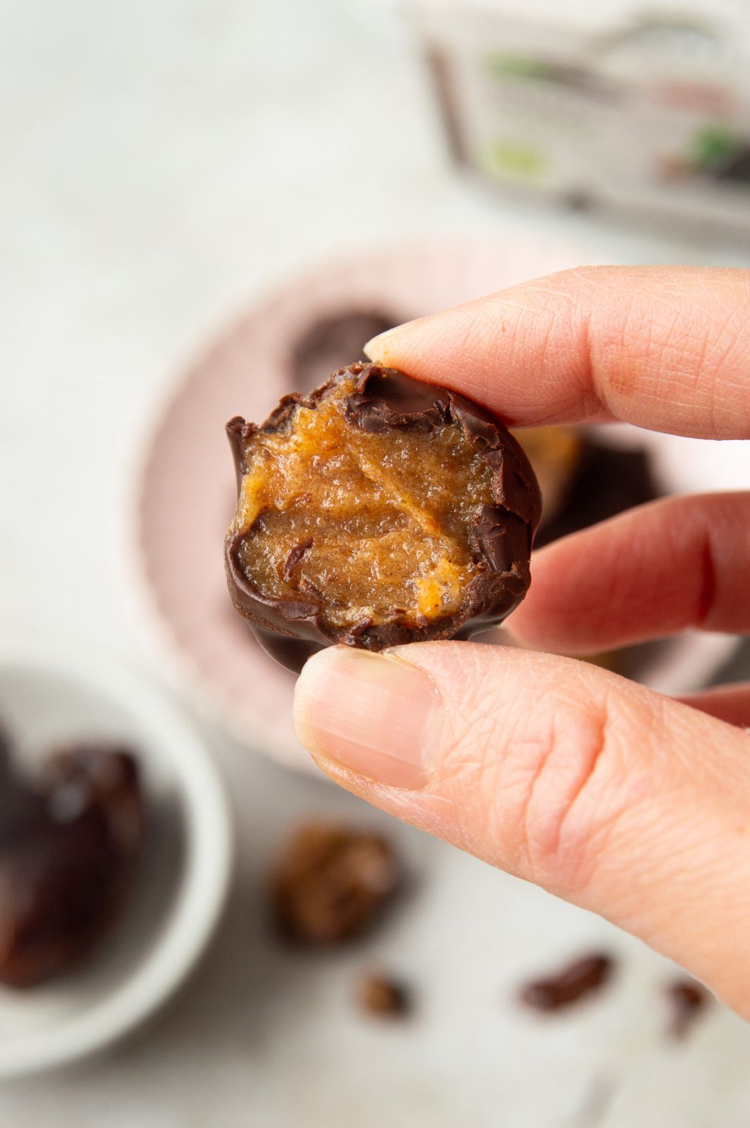 boule, caramel, chocolat, caramel de dattes, miso, miso de lentilles, vegan, sans gluten, sans sucre, sans lactose, IGbas
