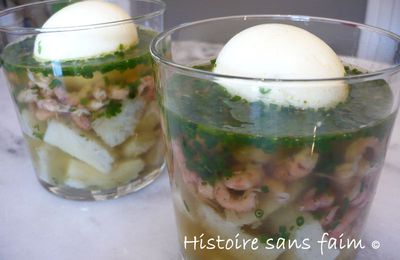 Verrine fonds d'artichaut, crevettes grises en gelée et oeuf mollet