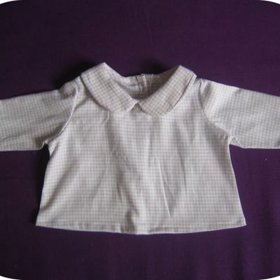 Brassière à col rond