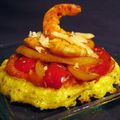 Tartelettes de polenta croustillantes aux poivrons et crevettes