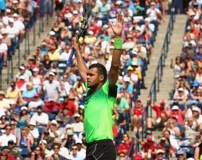 Jo-Wilfried Tsonga bat Roger Federer en finale à Toronto