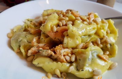 Tortellinis ricotta épinards, sauce au saumon fumé et aneth