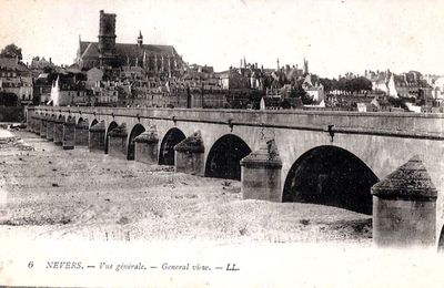 Les médailles de la guerre - Légion d'Honneur à Saint-Pierre-d'Exideuil - Nevers "cérémonie patriotique" - 