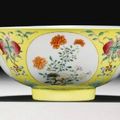 A fine famille-rose enamelled yellow-ground ‘medallion’ bowl, Qianlong mark and period - Sotheby's