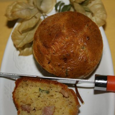 Petits Cakes aux 2 Olives, Jambon et Basilic