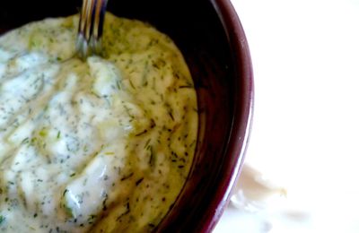 Tzatziki (le truc que tu crois plus fastoche a acheter qu'a faire!)