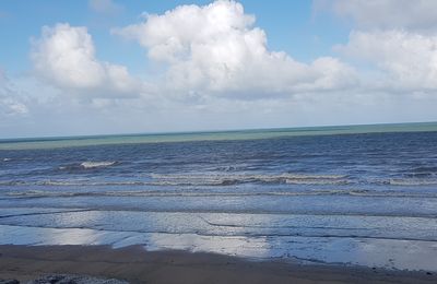Ciel du lundi et ouvrages aux petites mains