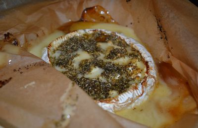 Camembert au four, au miel et herbes de Provence