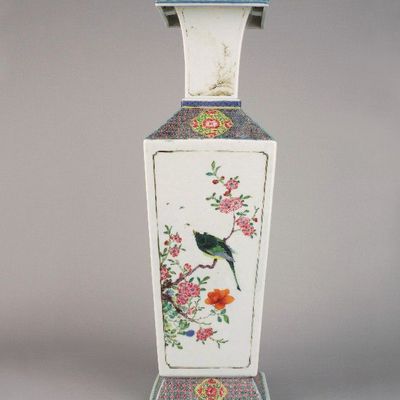 A Chinese porcelain famille rose square vase. Early Yongzheng, circa 1723.