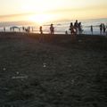 un coucher de soleil sur la plage de melbou