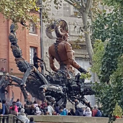 Les gardiens du temple, hauts dans le ciel toulousain