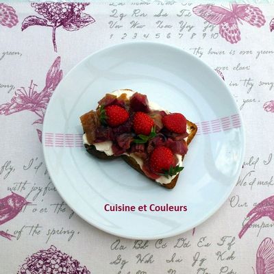 Tartine ricotta/rhubarbe rôtie à l'érable 