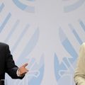 Hollande et Merkel prêts à réfléchir à des "mesures de croissance"