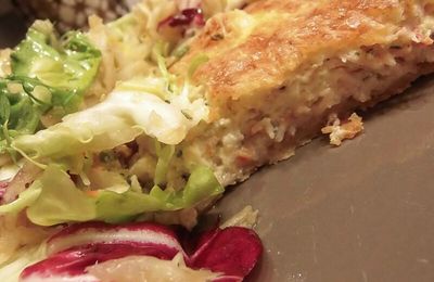 Tarte rustique crabe et crevettes et son méli mélo de salades, navet et fenouil râpé !