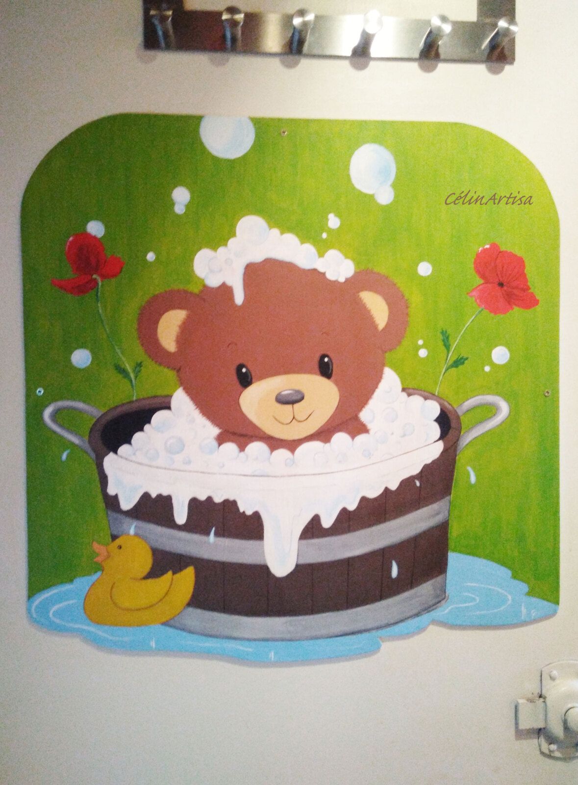 ours dans son bac -acrylique sur panneau bois découpé (40*45 cm)