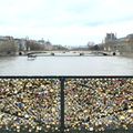 Des PoiS PlumeS sur le pont des arts à Paris !