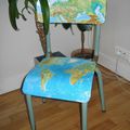 Chaise d'écolier carte du monde