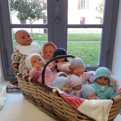 Monique et ses filles : adoptées, réparées, rhabillées et baptisées