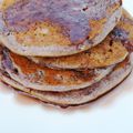 Pancakes aux framboises nappés de sirop de poivre de Tasmanie