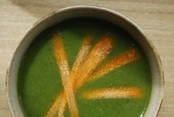 Une simple soupe de fanes de radis