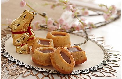 Petits gâteaux de Pâques, au caramel de beurre salé et présentation des verres Troquet de La Rochère....