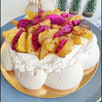 LA MERINGAIE VERSION 2025, SPÉCIALISTE DE LA PAVLOVA POUR UN NOEL GOURMAND
