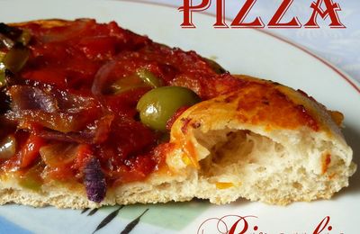 Pâte à pizza maison et sauce tomate au poivron