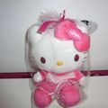 Peluche Hello Kitty Pink And Pretty ( scented strawberry )