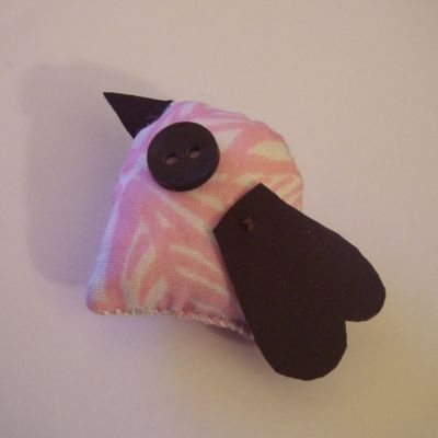 Des nouveautés : boucles d'oreilles et broches fantaisie