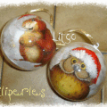 Boules de noel Deux boules de noel semblables à