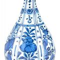 A Chinese Kraak Blue and White Porcelain Bottle Vase, Late Ming Dynasty