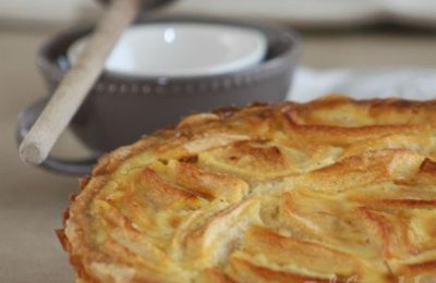 Tarte normande vanillée aux pommes.