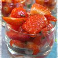 Verrine de fraises mouchetées