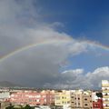 ARC-EN-CIEL SUR L'ÎLE DE GRAN CANARIA.