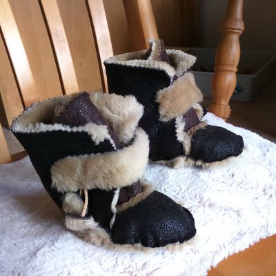 Les petits petons de Bébé bien au chaud