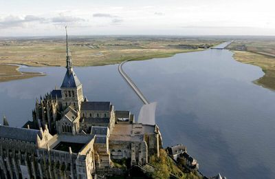 MONT-SAINT-MICHEL/FRANCE: UN DÉFI AU TEMPS...