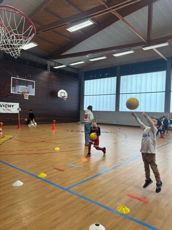 Les basketteurs font du ski