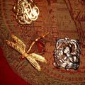 Collections .....suite ....broches ....