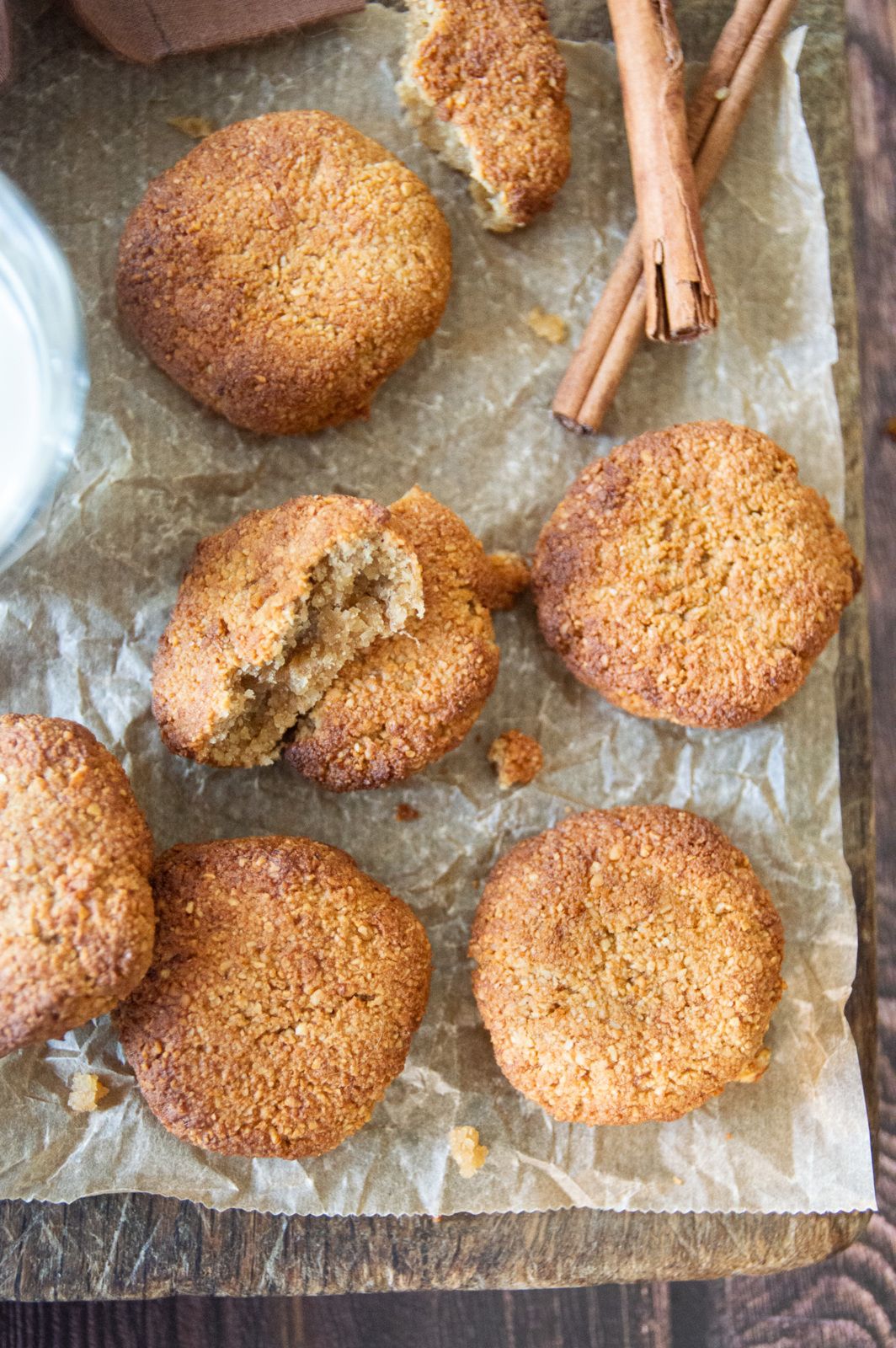 biscuits healthy sain, sans gluten, sans sucre, sucre coco, IG bas, cannelle, IG bas, air fryer, banane 10 minutes, recette rapide, recette simple, vegan, sans oeufs