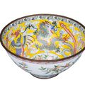 A magnificent Canton enamel bowl with dragon and phoenix, China, late Qing-dynasty (1644-1911)